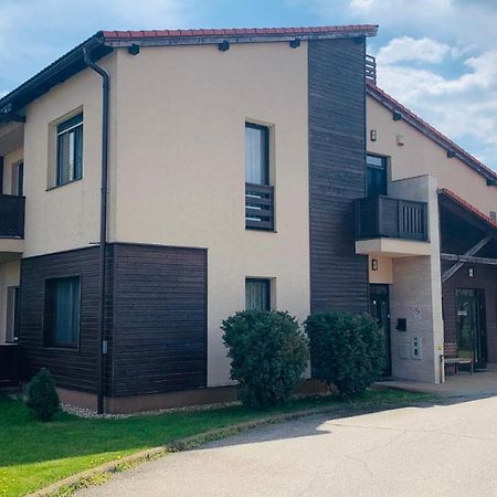 Hotel Ipari Park Panzió Szolnok Esterno foto