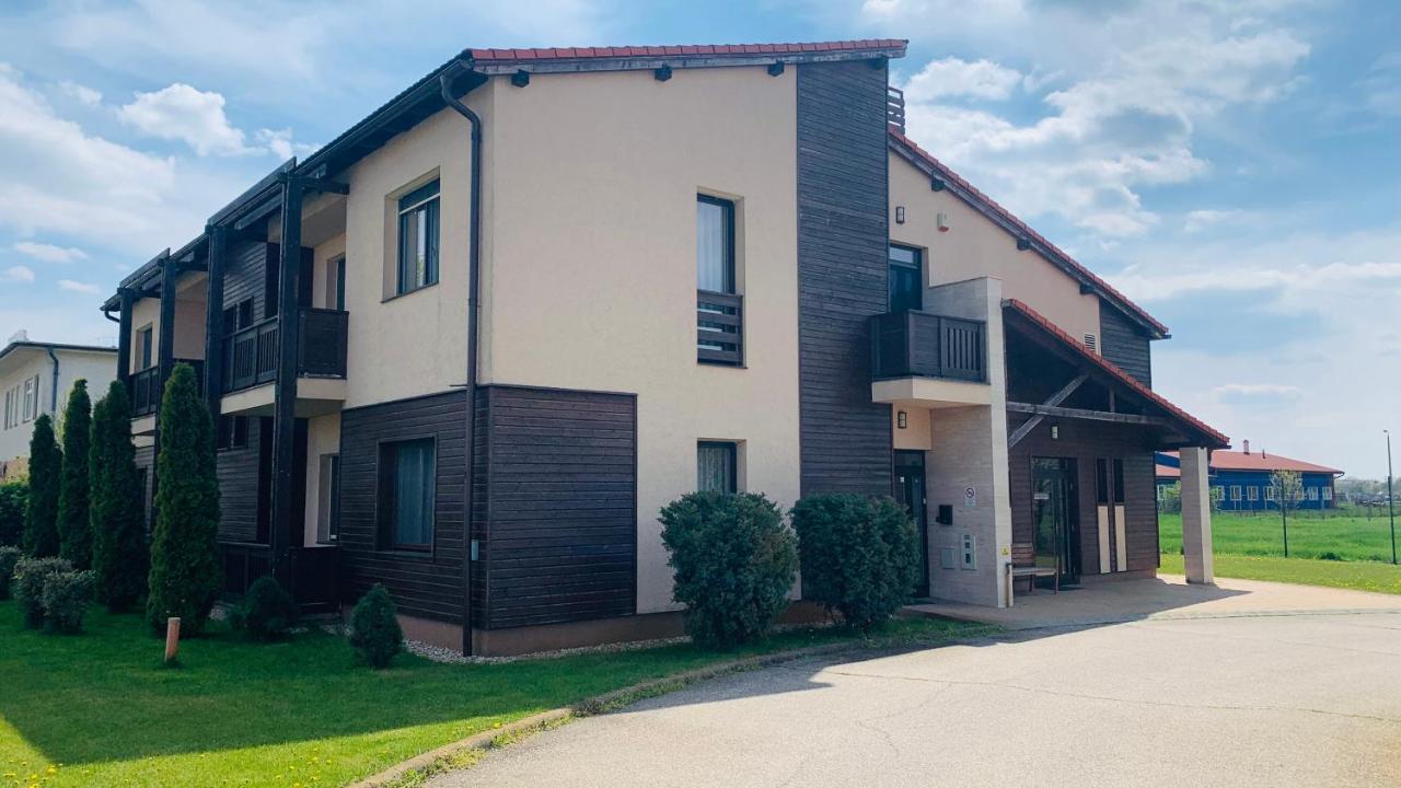 Hotel Ipari Park Panzió Szolnok Esterno foto