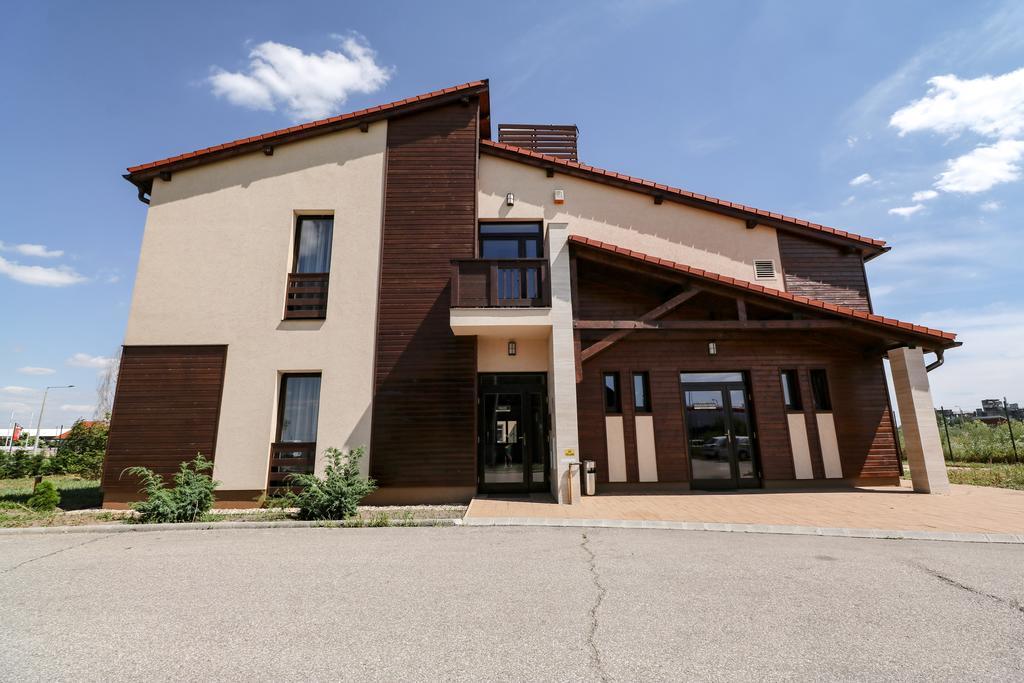 Hotel Ipari Park Panzió Szolnok Esterno foto