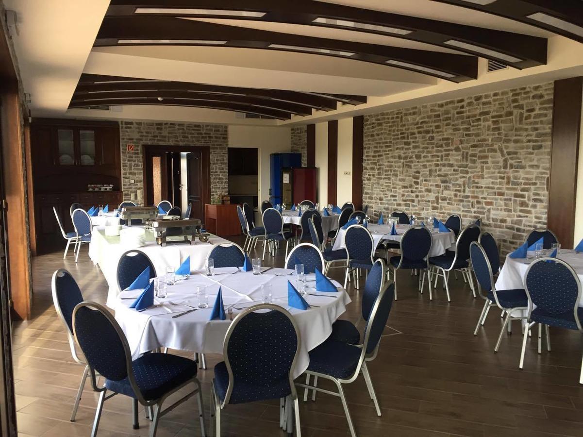 Hotel Ipari Park Panzió Szolnok Esterno foto